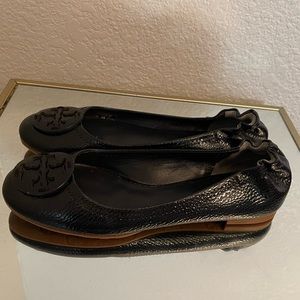 Tory Burch Blue patent leather flats 7.5